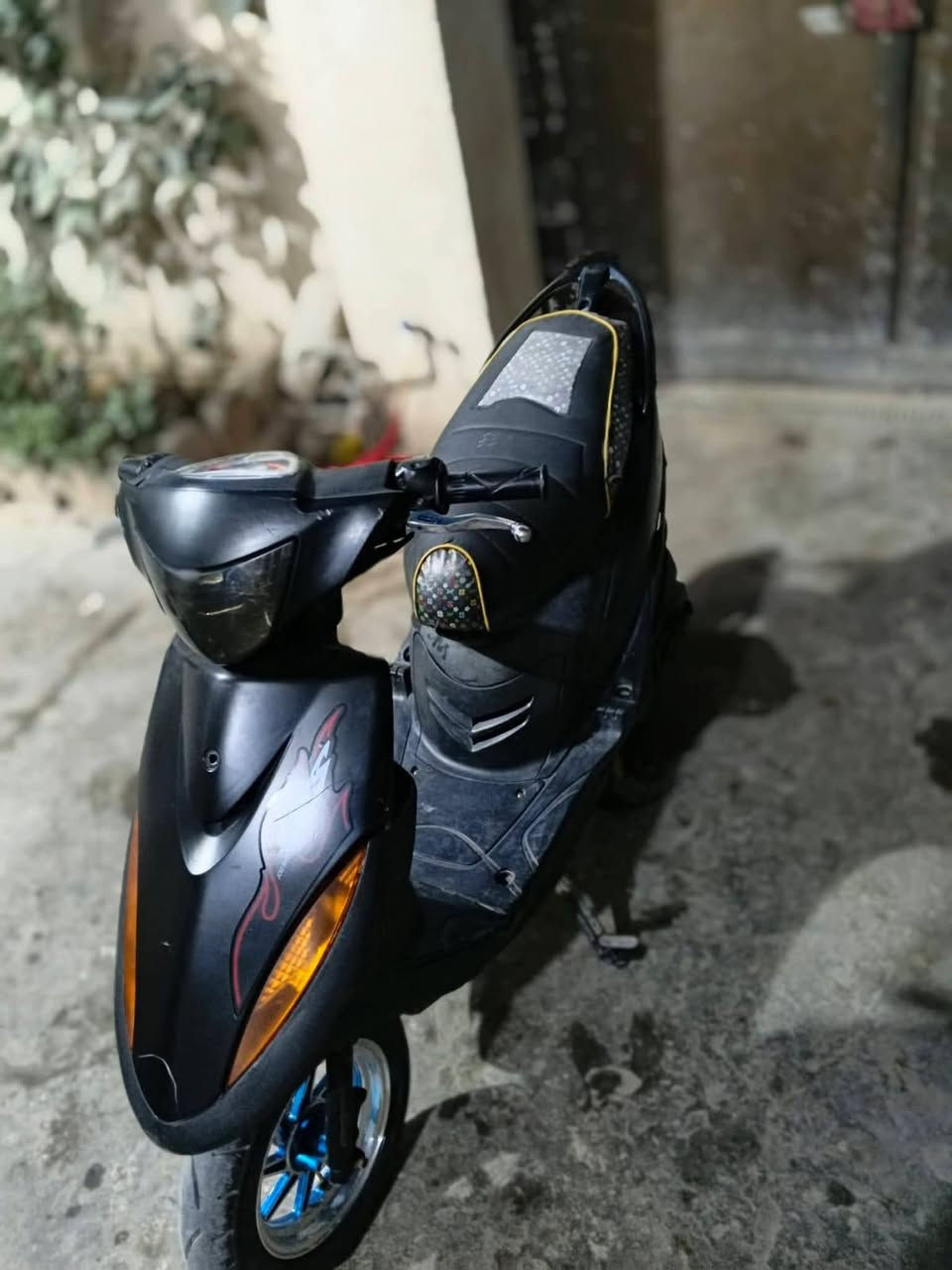 السلام عليكم درجة ماكس عدله
نضيفه مثل ما بل صوره دراجه ويلكب هنا ولتاير جيلاتين صارن 125وحيدهن 
بوشه 55شلعه تاكل الكاع ومعدله كلش حلو 
كشن اربع ولف
سبايدر كاربون فايبر 
حاضنه ماب تاير كاربون فايبر 
مكاني كربلاء حي الحر
رقمي ***********فقط وتساب
سعر 500
