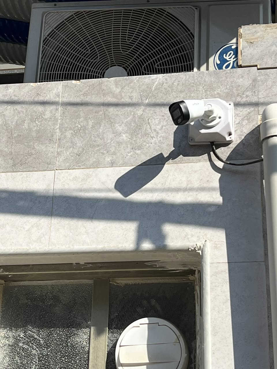 تجهيز وتنصيب الكامرات داخل النجف الاشرف
***********
