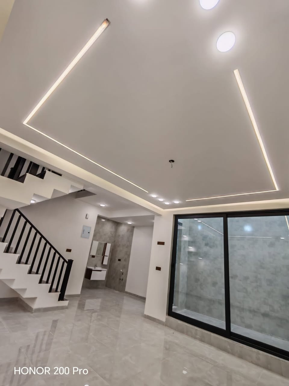 #دار_للبيــــــــــــــع بناء #حديث

الموقع: نادر الاولى حي الزيتون 

_______________________
المساحــــــة/ 151م #طابو_زراعي_سند25
_______________________
      🏠[ تفــاصيـل الــــدار  ]🏠

#الطابــــــــــق_الأرضـــــــــــــي🔹

غـــرفة نـــوم وصاله وكليدور ومطبخ ومجمع صحيات وطارمه

#الطابـــــــــق_الثانــــــــــــــــي🔹

غـــرفتين نـــوم وكليدور ومجمع صحيات

________________________
للاستفسار على باقي  التفاصيل 
لطفاً الرجاء الاتصـــال او مرآسلتنا على الواتساب ⤵️
🔻🔻
سيد رائد    
📞0️⃣7️⃣8️⃣1️⃣1️⃣0️⃣6️⃣4️⃣2️⃣1️⃣3️⃣
سيد حسين
📞0️⃣7️⃣8️⃣7️⃣2️⃣5️⃣7️⃣4️⃣7️⃣3️⃣3️⃣

              او وآتســــــاب📲

المكـــــتب ☎️ 
***********
***********
‎‏‎     🧱#مكتب_عقارات_سيد_رائد🧱

               🏗️ #مــوقع_المكتب🏗️
📍{بابل/الحله شارع نادر الرئيسي مقابل  شارع الطب العدلي بالقرب من اسواق الجمل }

_______________________
#تنوية / لمن يرغب عرض عقاره فـــي صفحتنا يرجى الاتصال بنا 
_______________________
أنتبــه🔻🔻
‎🔳#الصفحه_الرسميه_للمكتب_فقط✅

#عقارات_الحله #بيع_وشراء ،#عقارات #بغدادالعراق #الحله #مشاهيرفيسبوك
#مكتب_عقارات_سيد_رائد 
#الاول #في_بابل
