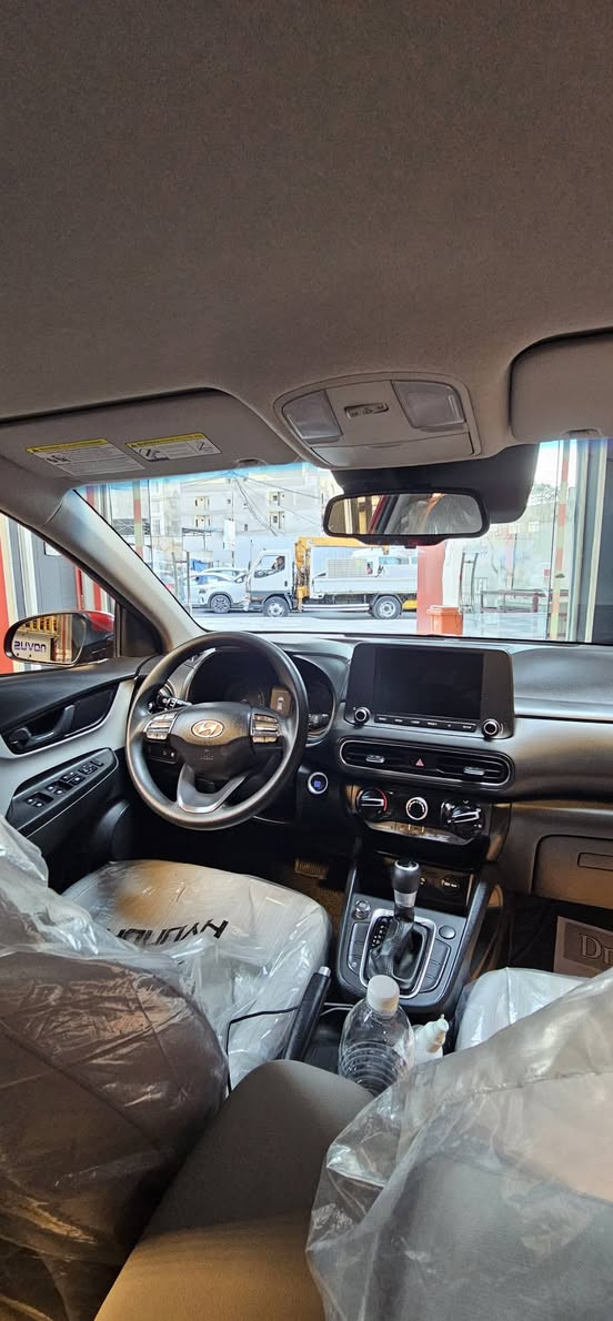 #للبيع فقط
- هونداي كونا    Hyundai KONA  (2023)
- رقم بغداد 
- مكينه  2000 DOSH
- ماشيه 22 الف كيلو
المواصفات :-  
* بصمه تشغيل + ابواب
*  شاشه  حجم الكبير + كامرا  دواره
* تحديد مسار + قياده ذاتيه 
* رادار امامي + خلفي + جانبي 
* اشاره بالمري 
* 3 وضعيات قياده 
* تحكم  ستيرن 
* مانع انحدار 
* اوتو ستوب
- حادث السياره  بنيد مصبوغ فقط تكحيل بلجاملغ دعاميه مصبوغه 
-  بدون ايرباك
- صور الحادث مرفقه 
- مكان السياره بغداد   
- للاستفسار 
- ***********

السعر 155  ورقه بيها مجال بسيط
