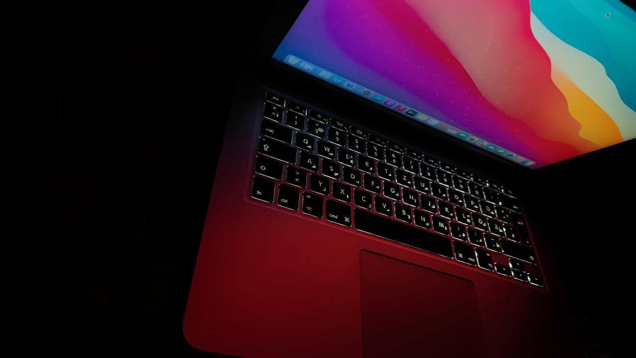 ماك بوك كوراي 5 اضاءه في الكيبورد معه شاحنه الاصليه و الابتوب بذاكره ٢٥٦ ورام ام2  حجم شاشه 13 ونص انج
الجهاز نضيف كلش سعر 310 الف وبي مجال اقبل مراوس ب ايباد او موبايل للتصال ***********
