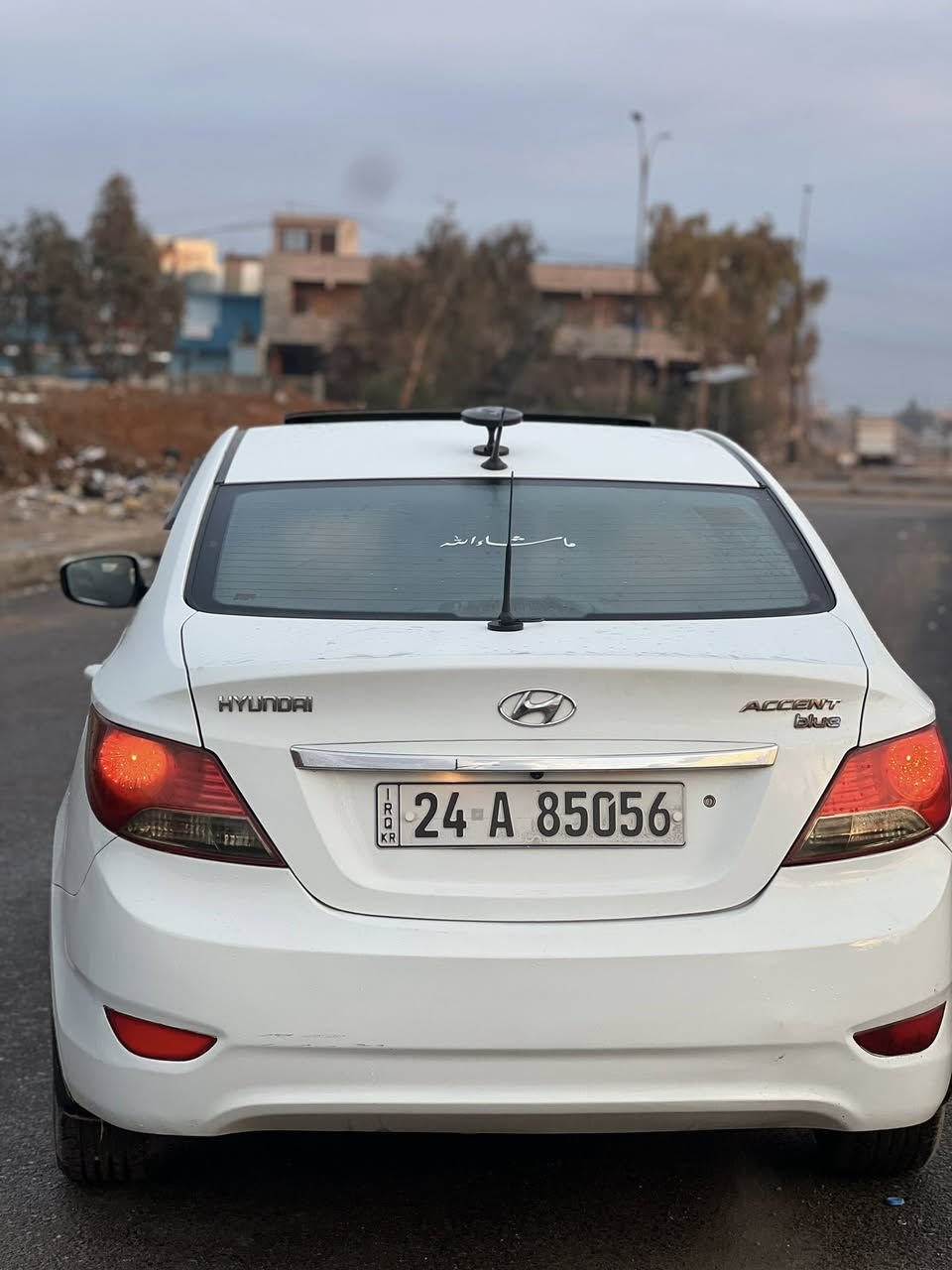 السلام عليكم 
اكسنت 2012
فووول مواصفات (بلو )
اوتو .جامات كهرب . حاكية .فتحت سقف
محرك مفتوح كازكيت 
ماشية 300
سيارة نظيفة كدام العين 
الضرر موضح داخل الصور 
رقم دهوك الجديد 
سنوية 2026
هزة 2025
السعر 105  وبيها مجال قليل 
العنوان موصل حي القدس 
***********
***********
