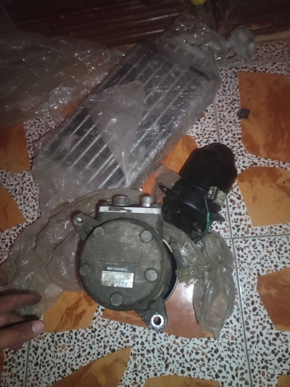 السلام عليكم كمبريسر وفريز وبطل ٧٣٥ للبيع مكان شطره الاشراي بيه خير ويدلل بعت السياره وهنه بقن ماشادهن وهسه ماعرف سعرهن ابيع جوه السوك ***********
