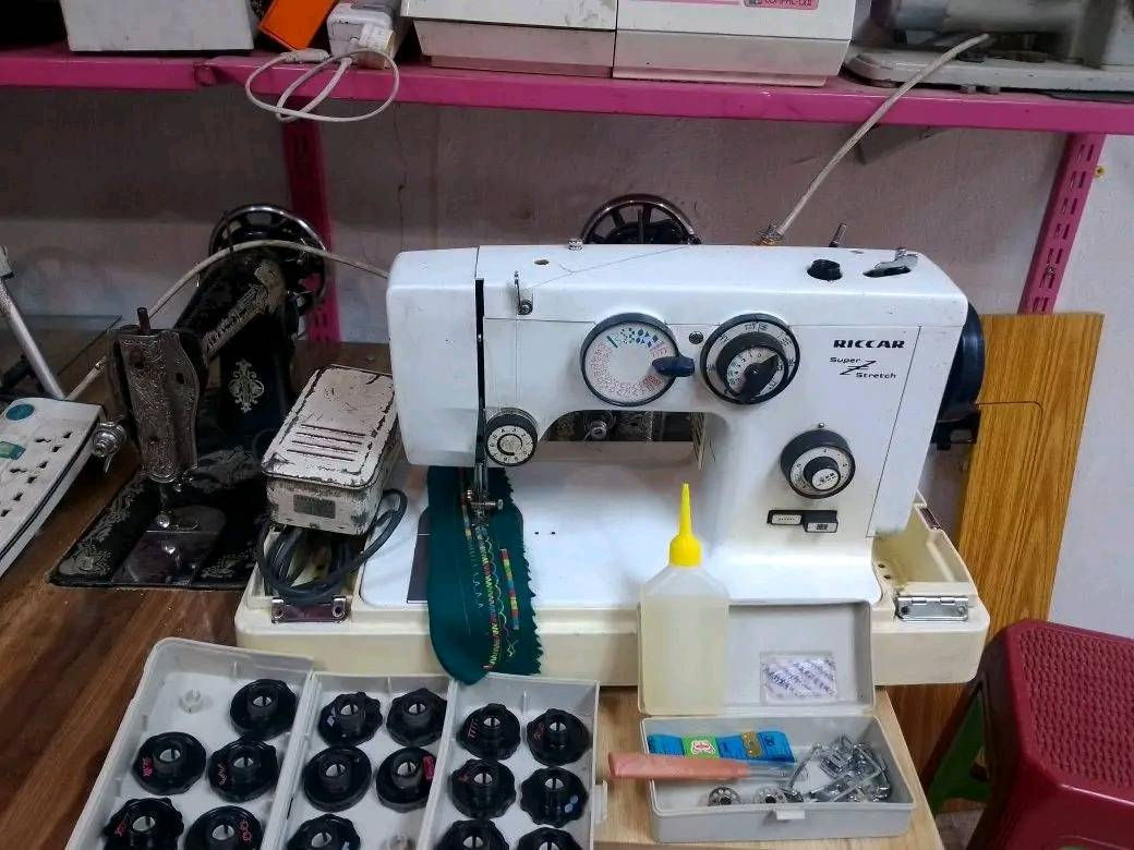 مكينة ريكار ياباني اصلي بلادي  تشتغل خياط عدل وزكزاك ونقشات وبيها  21 قالب للنقشات السعر مع جنطه علبه قوالب علبه أدوات السعر ب 100 قفل ويوجد توصيل  محافظات العراق للحجز خاص


**إذا كنت صاحب هذا الإعلان وتريد حذفه لأي سبب، رجاءا أرسل رسالة إلى الدعم الفني**