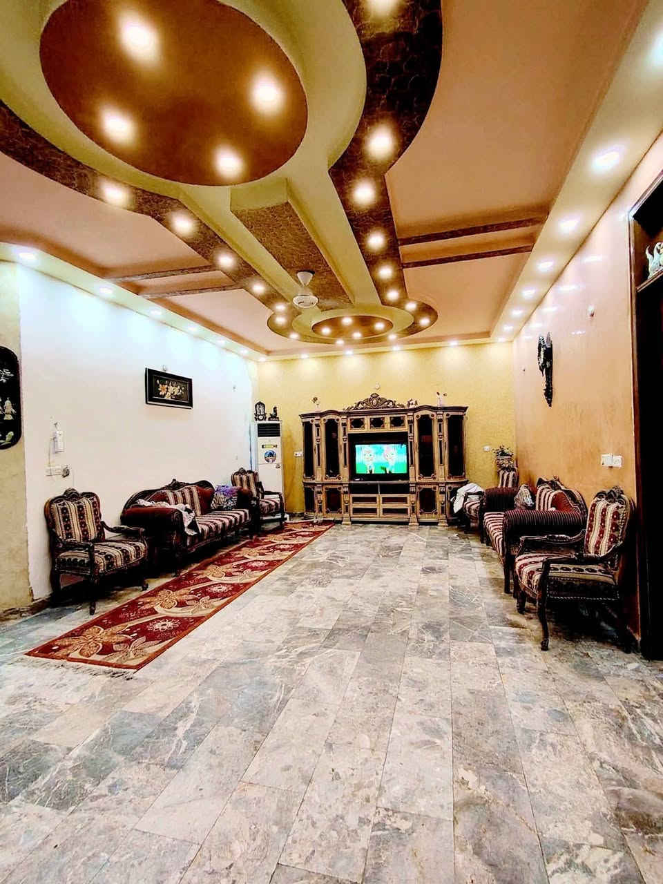 دار طابو صرف للبيع
الموقع حله نادر الثانية 
المساحة 312.5م الواجة 12.5×25
بناء حديث مرمر 
طابقين الارضي غرفة نوم استقبال صاله مطبخ حار بارد مجمع صحيات كراج وحديقة
الطابق الثاني 3 غرف نوم وكليدور مع مجمع صحيات
للاستفسار 
اتصل بالارقام التاليه 
***********
***********
موقع المكتب حله نادر الاولى الشارع الرئيسي مقابيل دائره اتصالات بابل 
مكتب علي السلطاني للعقار
/7
