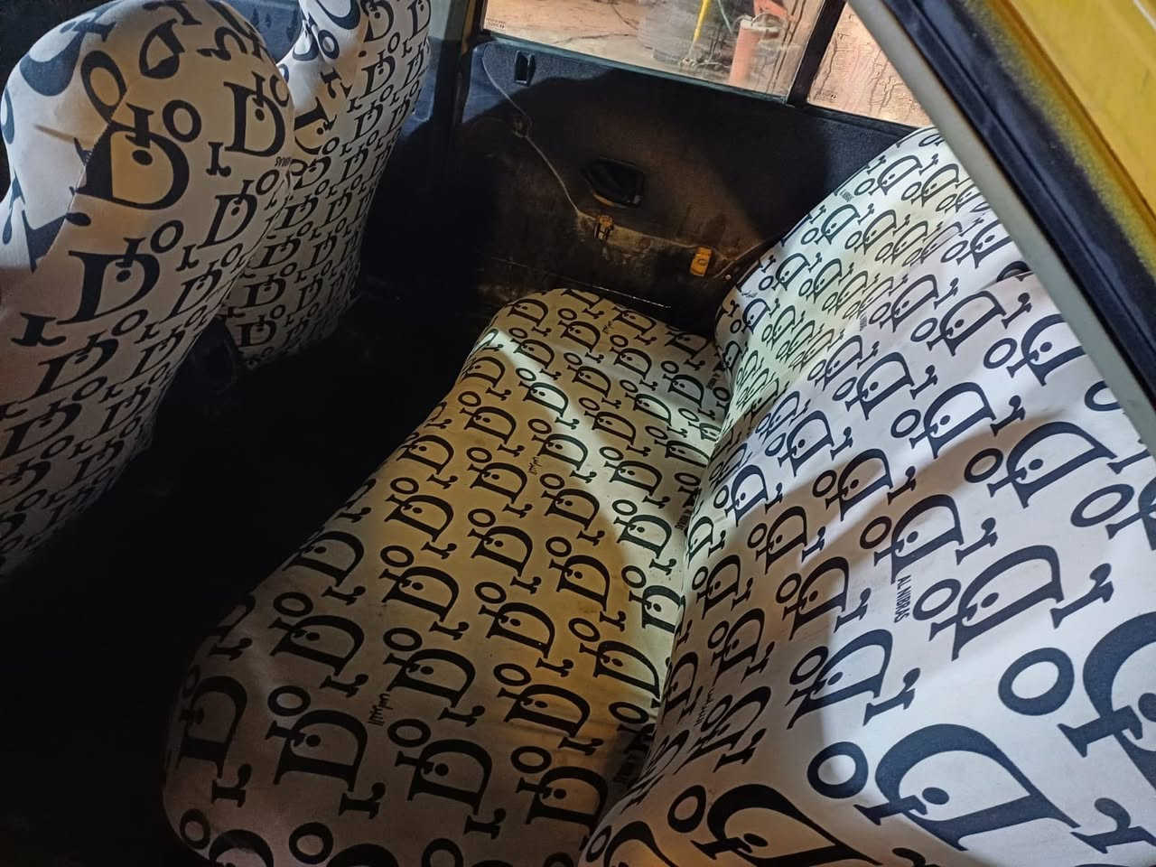 سلام عليكم للبيع بيجو بارص مديل 2010 عليها غرامه مليون تحويل مباشر كير مكينه خير من الله تخم تاير جديد صدر امامي جديد يرادله دبلات خلفيه فقط السعر 20 وبيه مجال بسيط ولغرامه علمشتري  المكان بغداد الشعب ***********
