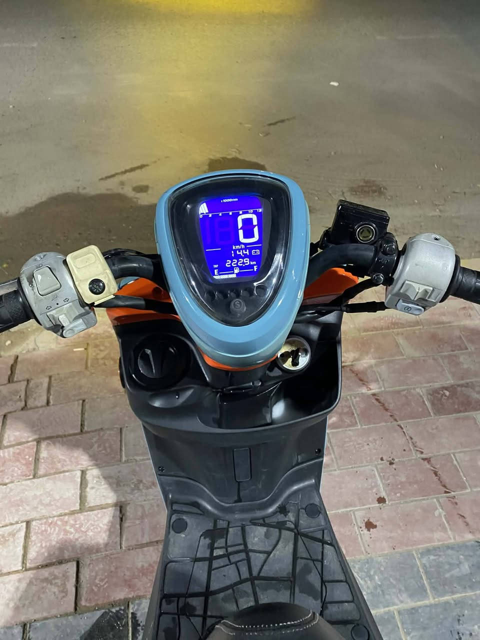 دراجه بوليس جديد صار جم شهر من طالعه كله شغال مابيه نقص الشراي يتصل ***********
