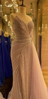 ملابس • للبيع