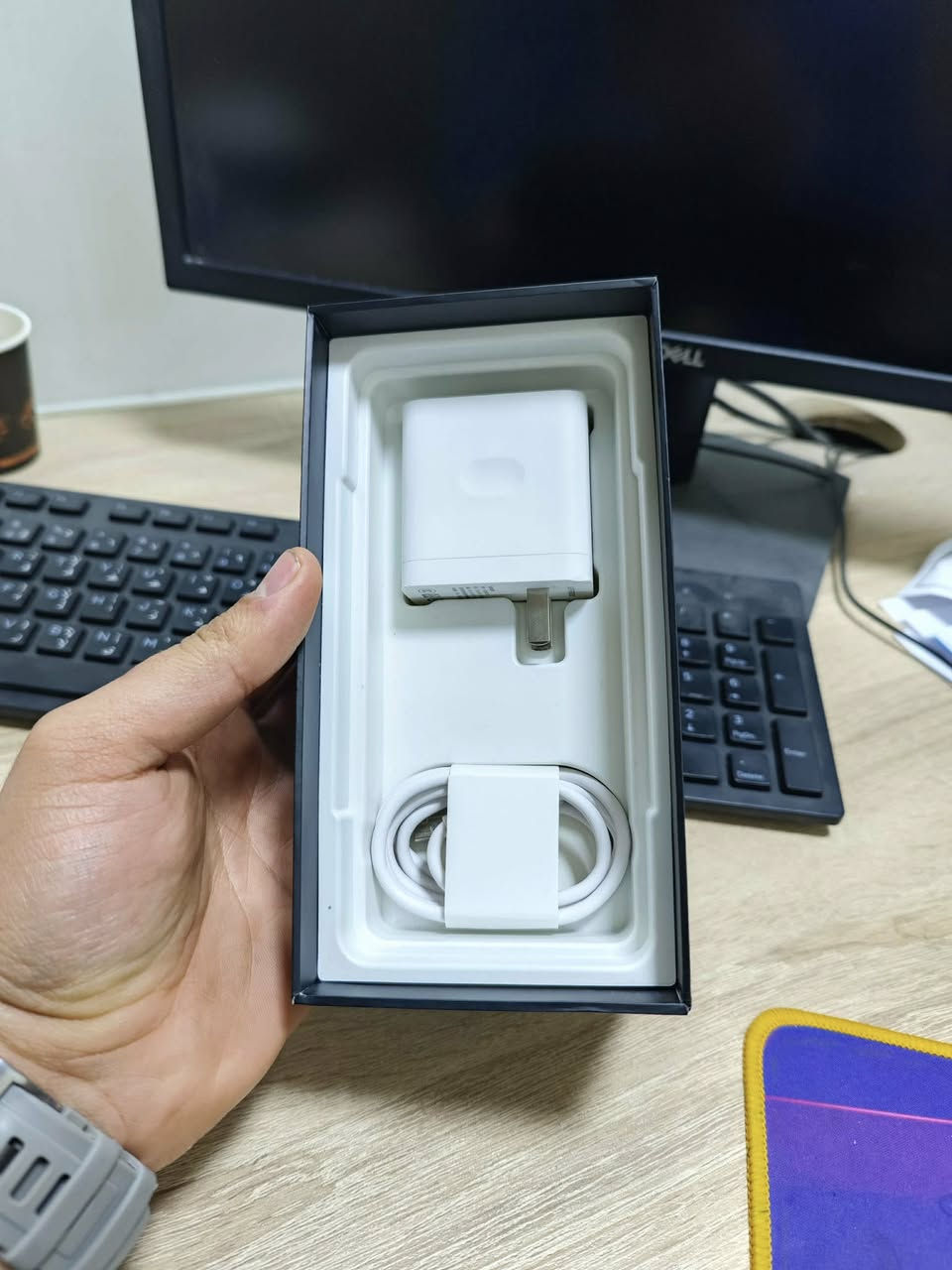 موبايل Realme Neo 7 نسخة صينية
معالج قوي جداً فئة رائدة +Dimensity 9300
 
ذاكرة 12/256 
بطارية عملاقه 7000 شاحن 80 واط 
نظيف جدا  كامل ملحقات 

السعر 395 الف 🥊 سعر ثابت 🥊
  عنواني كربلاء و متوفر توصيل 
***********
