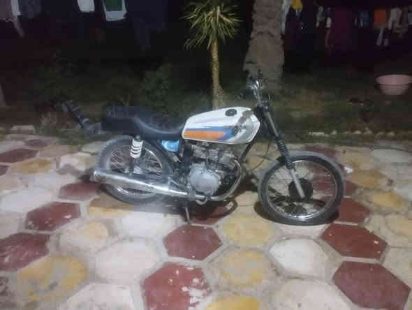 للبيع ليفان عشرين احمد شهاب وغراض كله يراني اصلي سعر 350 شراي اتصل ‏‪0771 674 4989‬‏
