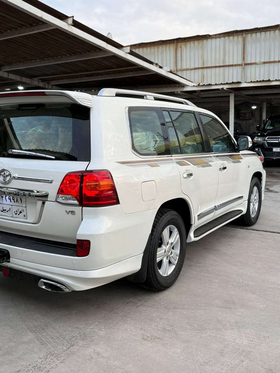 سلام عليكم 
لاندكروز 2010  ابسعر مناسب 

مكينه 6 سلندر ابلاديه ما مفتوحه
ماشيه 215 
السياره بيها جاملغ أمامي مصبوغه أو باب خلفي بدون أي د اخل 
السياره جاهزه من كلشي فقط السنويه منتهيه جاهزه لتحويل أو وكالة
تخم تاير جديد بيها 
مكاني البصرة معرض الرفدين  السعر 268
ممكن امروس ايضآ  أي استفسار حاظر ***********
