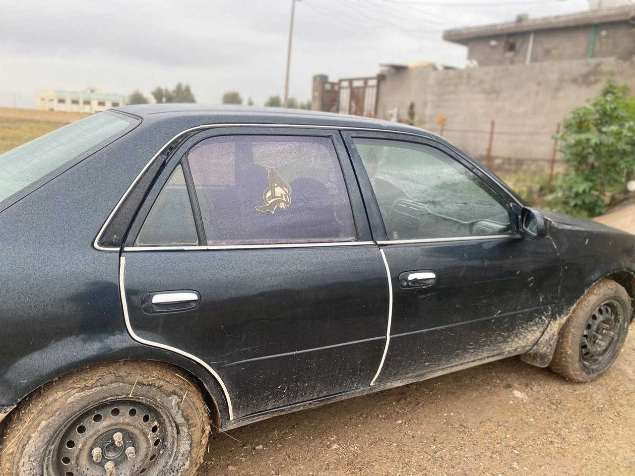 السلام عليكم
سيارة للبيع
طرف ثالث عندي وكاله بيها وابو العامه موجود 
السعر ٢٥
سيارة خير من الله مكان شهربان بلور 
***********
