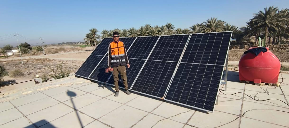 ☀️ تنصيب جديد ضمن أعمالنا المستمرة
تم بحمد الله إنجاز وتنصيب منظومة طاقة شمسية متكاملة لأحد الأخوه حسين عبد شهيب في قضاء الشوملي📍
منظومة مصممة لتقديم أداء مستقر نهاراً وليلاً ⚡
 واعتمادية عالية:
• قدرة تشغيل نهارية: 
• قدرة تشغيل ليلية 5
٠ أمبير 
🔧 تفاصيل المنظومة:
🔋 بطارية ليثيوم
سعة 5  كيلو
(أداء مستقر – عمر افتراضي طويل – ضمان 5 سنوات)
☀️ ألواح شمسية
عدد,,,,ألواح LONGi أصلية
قدره 650واط للوح الواحد 
(كفاءة عالية + ضمان 12 سنة)
🔄 إنفرتر 
منظم كهربائي ماركة الأصلي
🛡️ أنظمة الحماية
حمايات كاملة للأحمال + مانع صواعق + تنظيم وتوزيع أمبيرية مدروس
👷‍♂️ تم التنفيذ والإشراف من قبل
المهندس قحطان ماجد السعيدي
وفق أعلى معايير السلامة والدقة الفنية
📍 موقعنا:
الديوانية – قضاء سومر
🏢 محلات المهندس قحطان ماجد السعيدي
📞 للاستفسار والحجز:
***********
***********
✨ ثقة الزبائن هي رأس مالنا… والطاقة النظيفة اختصاصن
