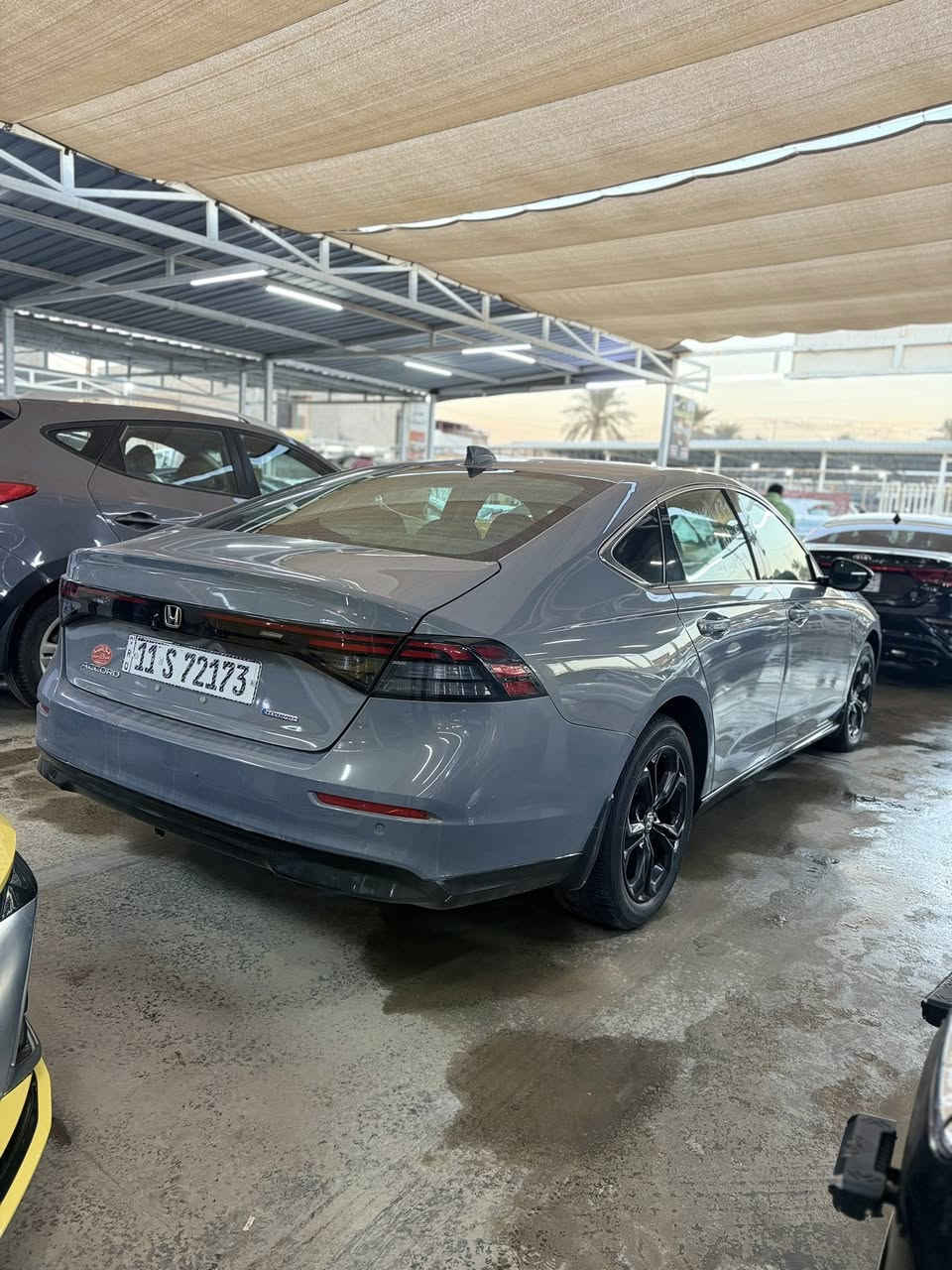 السلام عليكم للبيع آو مراوس هوندا اكورد محرك 2000 هايبرد موديل 2024 مرقم بغداد بسمي فول مواصفات  EXL وارد أمريكي ضررها جاملغ خلفي يسار وباب خلفي يسار فقط صور الحادث ورقم الشاصي على الخاص مكانها بغداد اليوسفيه ناحيه الرشيد معرض العاصمه 
سعرها 205$ وبيها مجال 
للاستفسار 
*********** اتصال 
*********** واتساب
