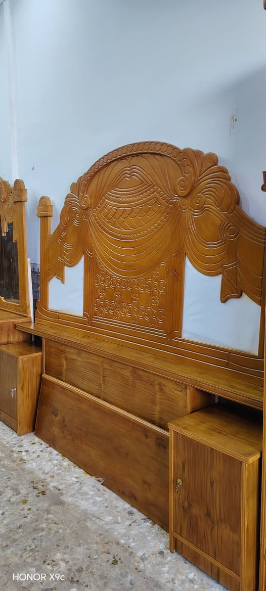 السلام عليكم غرفه كامله ام 6️⃣ بيبان شغل درجه ثانيه نظيفه كلش مستعمله غرفه جاهزه وكامله اي نقص ما بيها الوجه صاج خمسه ملم الست بيبان طابقين شغل سوقي سعرها 675 شامل الشد والتوصيل مجاني داخل النجف *********** واتساب موجود مكاني نجف ناحيه الرضويه قرب الجسر
