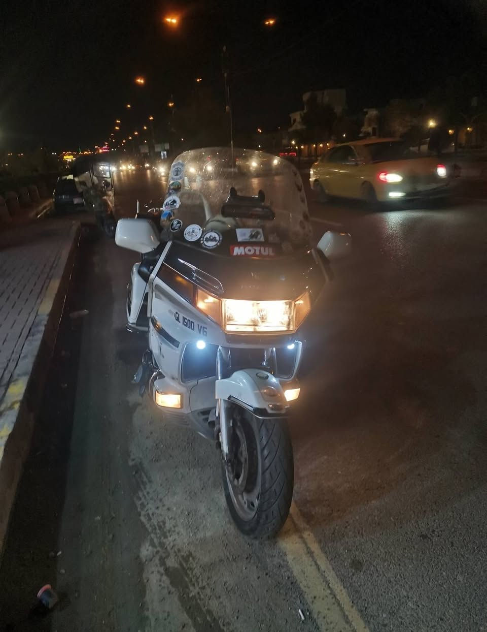 رمضان كريم عليكم🌙🕌
للبيع كولدن وينج GL1500 لعدم التفرغ

موديل 1996 رقم نينوى بأسمي سنوية جديدة باقي بس على استلام اللوحات الاجنبية

الجك والبك شغال

مكينة كير نظيف صوتها ناعم رون ثابت

عليها ادامة دبلات امامي خلفي

طخم تايرات جديد مشلن

زيت موتل جديد وياها هوك وسلة وتاير امامي احتياط

فقط بيها ملاحظات بالفايبر (الكفر) يحتاج شوية تعديل تكحيل بسيط ايضا 
ترايها وين مايعجبك

سعرها 30

رقم تلفوني شراي وبخدمتك ***********

مكان الدراجة موصل تحياتي لكم🙏
