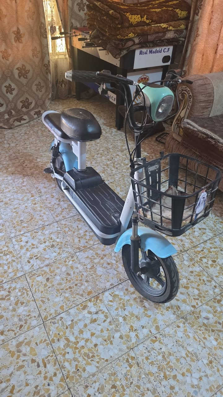 سلام عليكم  اخوان دراجه شحن للبيع خلل بصيط بطاريه فقط سعر ١٥٠الاف  مكاني بابل القاسم ***********

