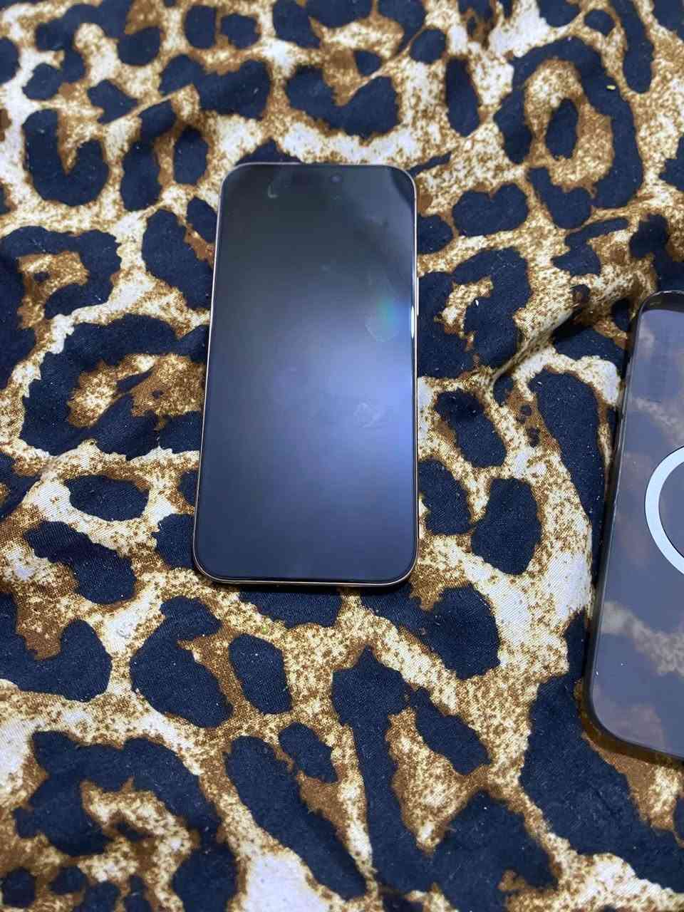 السعر(1350) وبي مجال قليل 

ايفون 16 برو ماكس ذاكرة(256)بطارية(95) تك سيمكارت نضافه(100‎%‎) جهاز مكفول من كلشي
*********** وتساب
