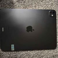 ايباد برو M4 • 11 انش • نظافة ٨٠%