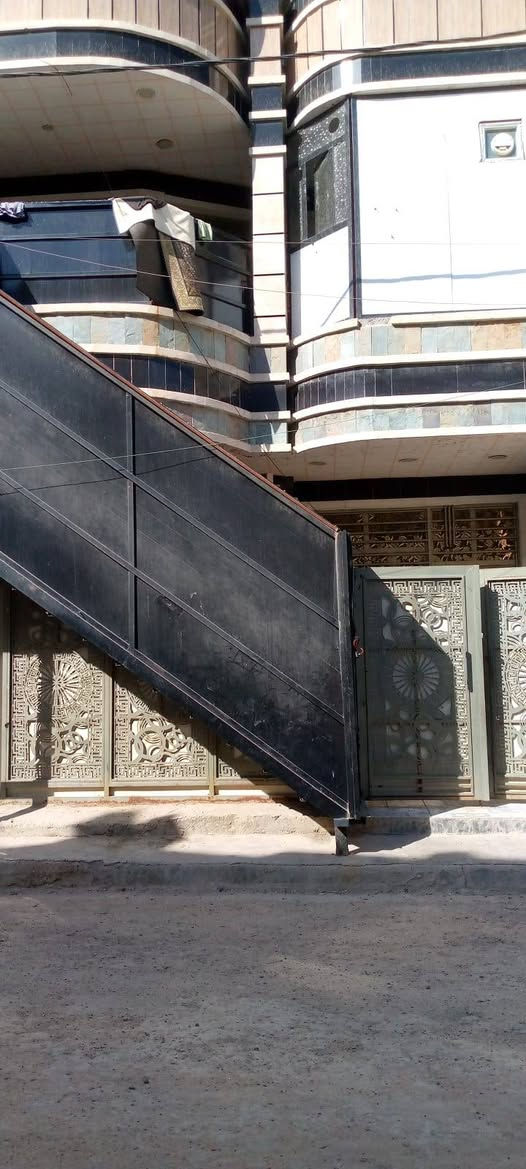 بيت مساحة ١٠٠ متر للستفسار 
***********

