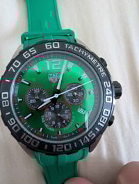 ساعة • للبيع