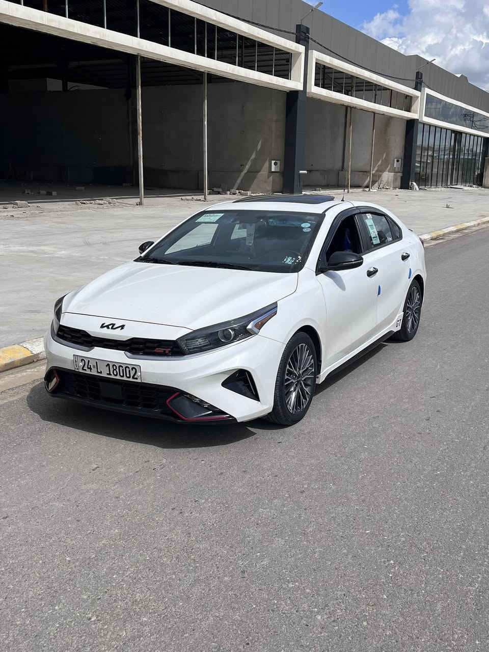 سلام عليكم كيا فورتي جيتي لاين مديل 23 سياره فول واحد ع واحد من عدا كشنات جلد سياره جديده ملاحضات مابيها ولا شخوط بيها بارد بحافيه البك لايت ع كد الاصبع بل حافيه ميبين سياره جديد ححيل جديده مال بيت ماشيه ٤٠ الف محرك 20 دوش المرغوب سياره باسمي بيها بابين لا ايربك ولا داخل اصلي الابواب مبدلهم  موجود رقم الشاصي منشور اليحب يتصل *********** الكورك هم بي واتسب فقط الكورك 

***********
