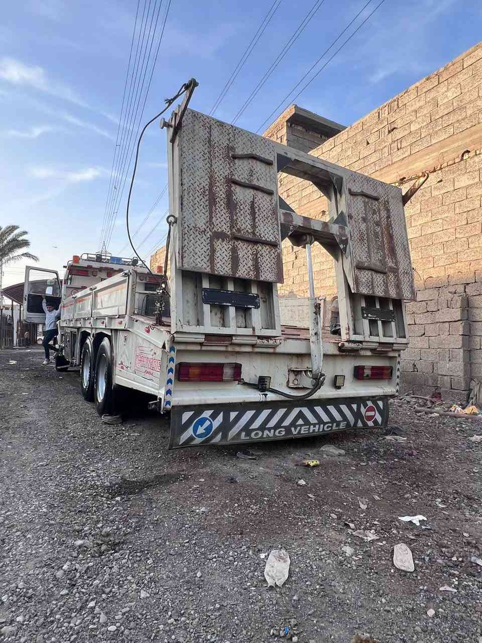 سلام عليكم سكانية صطحيه لبيع 113مديل (91) مكينه13 /26/لا صرف ولا بخار كير 5/5مجموعه مان نص جيف رقم بصره الماني تحويل تخم تاير 22 مكان بغداد سياره مسجله بل سنويه قلاب رقم ***********
