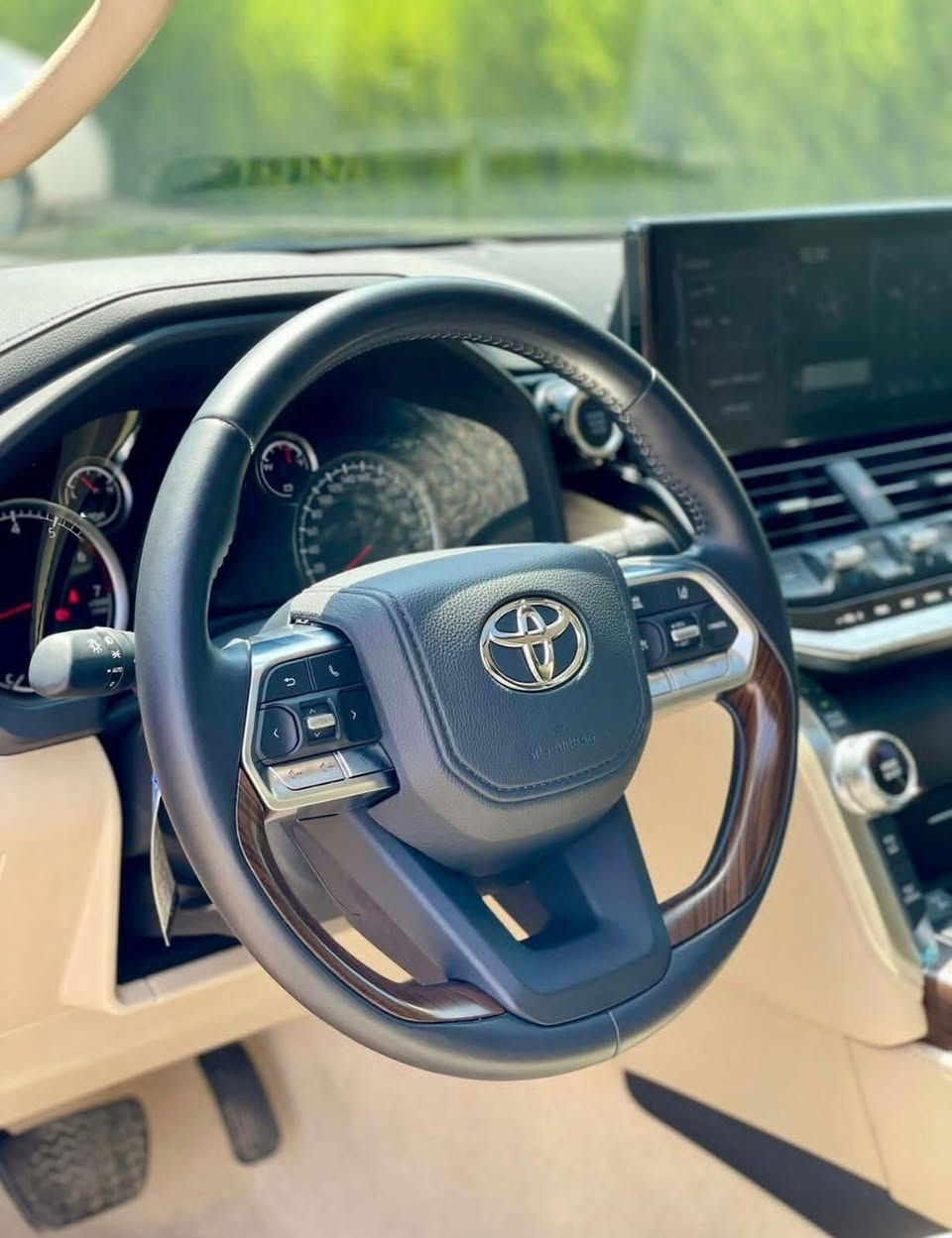 (مراوس ) (بيع) (قصد) كلشي يرهم
لاند كروز لمتد 2024 (بلاك اديشن⚫️) 
فول مواصافات مغلفه ppf ضمان 10 سنوات
  السيارة ماشيه25 الف  كامرات محيطية 360درجه
 - محرك كير واير بشرط مامفتوح 
سياره جاهزه كل نقص مابيه 
سيارة حيل نظيفة كلشي عل بلاد جديد 
سنوية هزة كلشي جديد مدفوع لـ
باسمي السنوية بشرط تحويل وغرامـة
سيارة مابيـها دينار مصرف كامل من كل نواحي
مكاني بغداد 
السعر595🔥
 -  'للتواصل خاص اخوكم (عمار براهيم البدري)
ورجاء بدون وعود كاذبه


**إذا كنت صاحب هذا الإعلان وتريد حذفه لأي سبب، رجاءا أرسل رسالة إلى الدعم الفني**