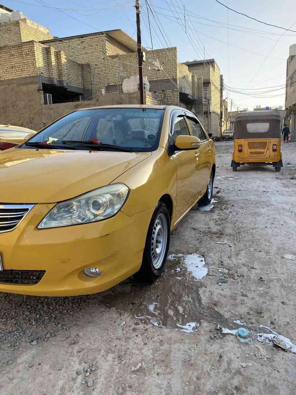 سلام عليكم BYD 2014     ماشيه 119 حقيقي
سياره جاهزه وخير من الله محرك وتبريد وكير مكفول فقط الكير بي صوت بوربن وتصليحه علي  
صبغ احزام ما عدا القماره للجماليه
تايرات جدد
تخم قوايش +تايمن كيس جدد 
دسكات جدد 
باور جديد 
سياره كامله ما تصرف عليه ربع 
سعره 44 وبي مجال قليل حك الجيه 
***********  
مكان السياره بغداد البلديات
