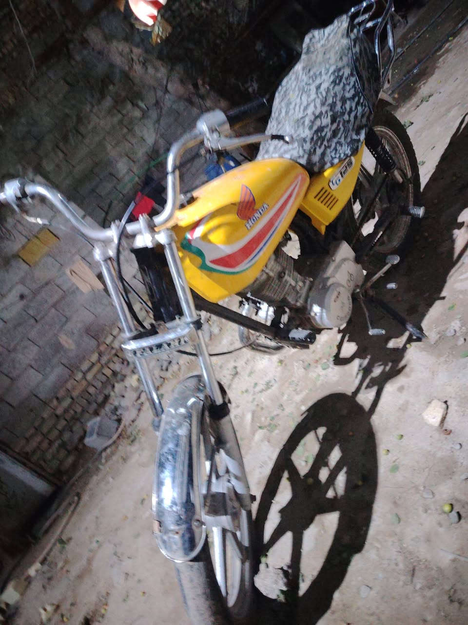 سلام عليكم دراجه البيع مكاني مشتل 250 قفل ***********
