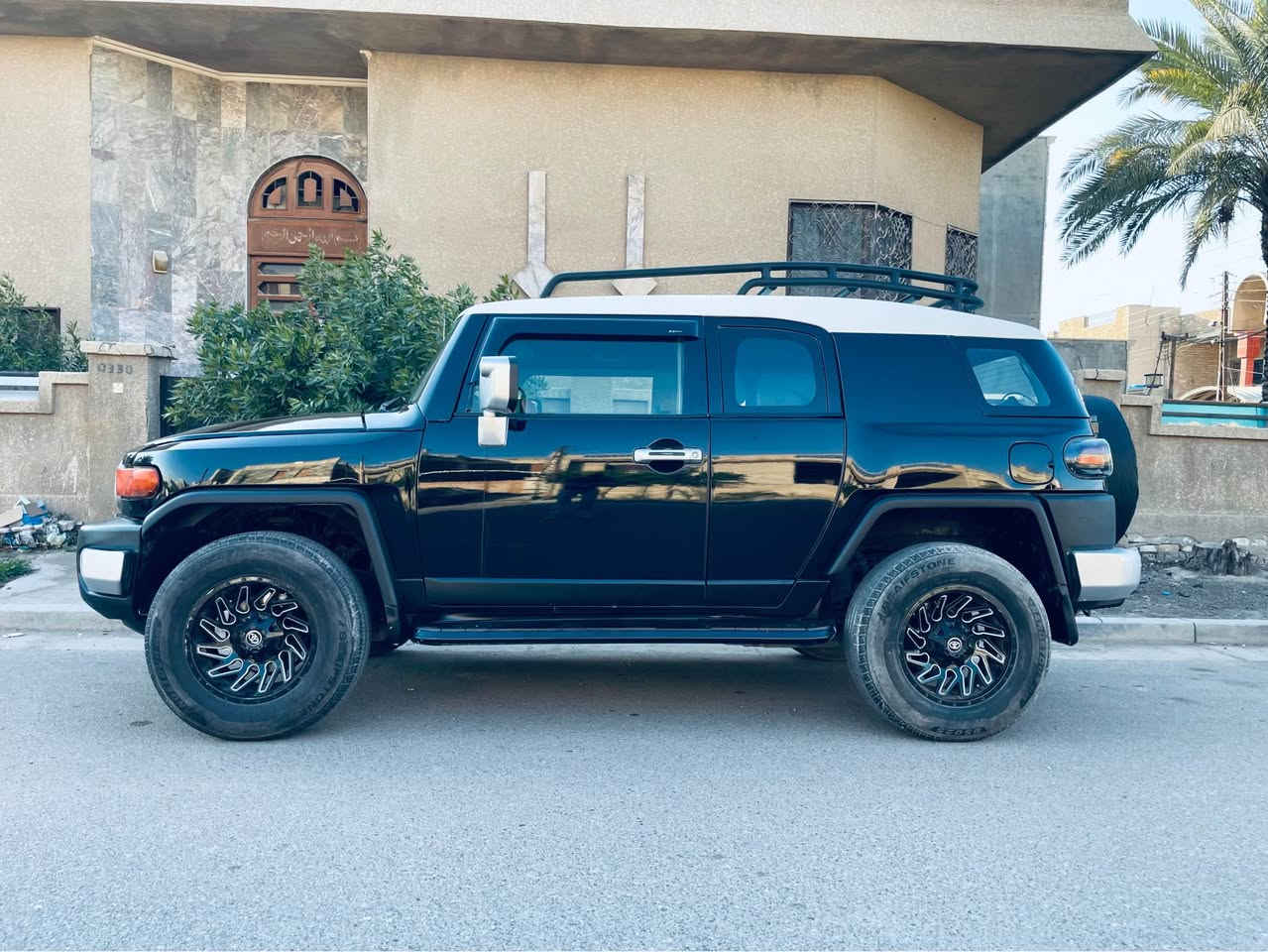 اف جي FJ 2007
سيارة فول فول مواصفات ( اي تراك + دفلوك + دفع رباعي 4*4 + دمام خلفي بلادي + بوصلة + شاشة + كاميرة وحساسات خلفية …..)
سيارة نظيفة جداً ( كير محرك صدر تبريد مكفولات )
وارد امريكي حادث جاملغ خلفي فقط 
السيارة صبغتها على ايدي وعندي فيديو قبل الصبغ
بجم وشواصي ولغود والخلفي كبس شركة
رقم انبار الجديد
السعر 133 ورقة
للاتصال *********** اتصال + واتس
بغداد السيدية بغداد, العراق
