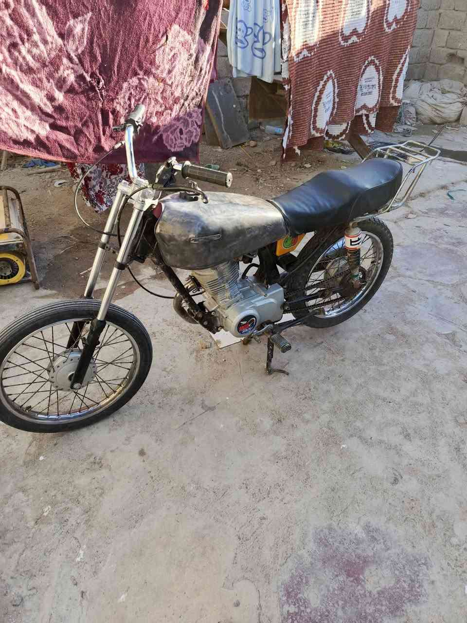 للبيع ادوات ادوات مكفولة مكان بصره كرمت علي السعر 275 وبيهه مجال قليل كلش رقم ***********
