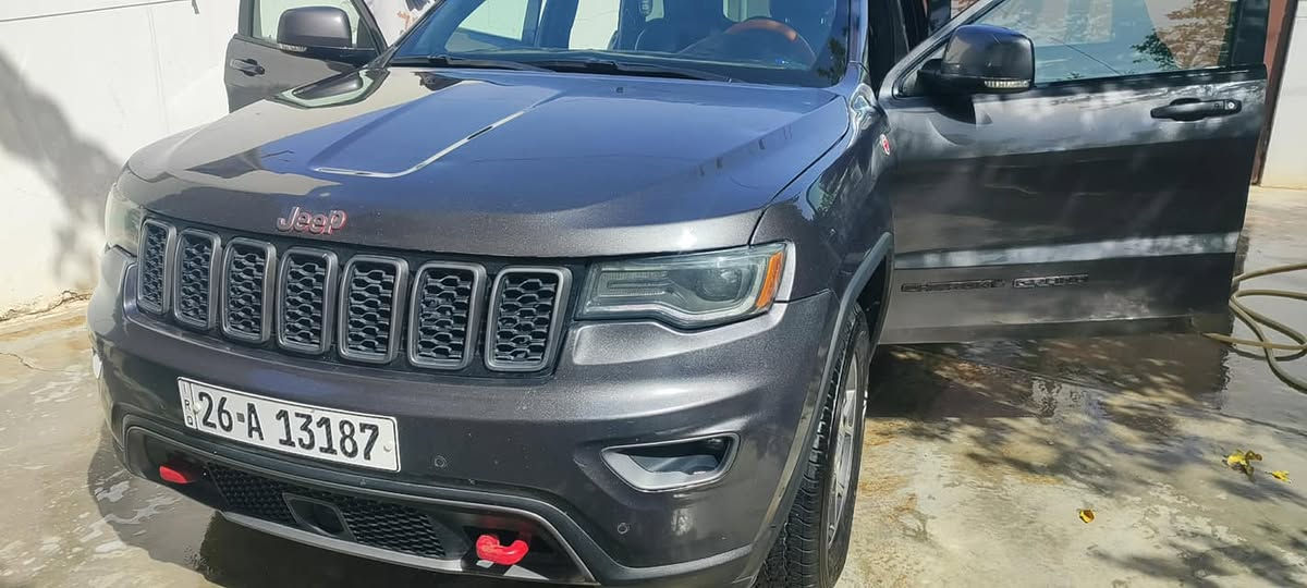 للبيع جيب 2018  فئة (تريل هوك) 
مصبوغ حزام اثر شخوط فقط  بدون حادث
لغود شواصي دواخل كله مكفول
محرك وكير كله مكفول
تبريد ثلج
مقاعد جلد 
داخل اسود 
تحكمات ستيرن
وشاشه وكامره وهواي موصفات ماتنعد
محرك 6 سلندر المرغوب بالجيب
رقم صلاح الدين
سياره كاملة من جميع نواحي بدون اي نقص
تراي من زاخو للفاو

لتواصل والاستفسار 
***********
