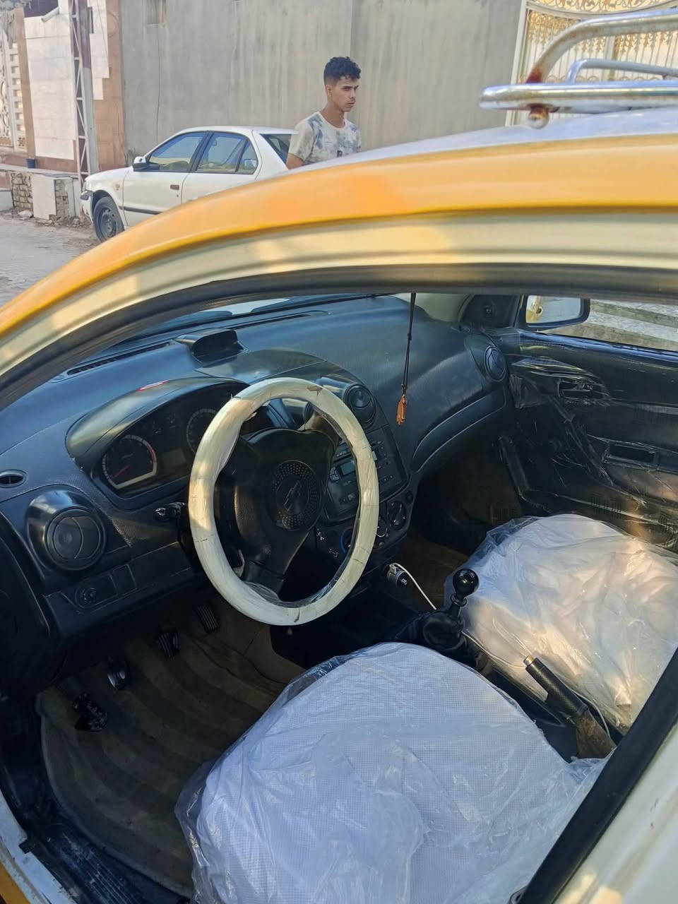 افيو 2008 مسكر كير عادي سنويه مجدده رقم نجف انكيلزي شرط مداور ثاني يوم مصبوغه عام بسبب جراد وطخات دواخل جديده شوفت العين حداديه تخم تايرات ابو الخط جديد سياره متعوب عليها ما ناقصه شي مال خبزه السعر 44 بيع او مراس اي استفسار اتصل على الرقم ***********  ملاحضه غير متواجد على الفيس مكلف بالنشر
