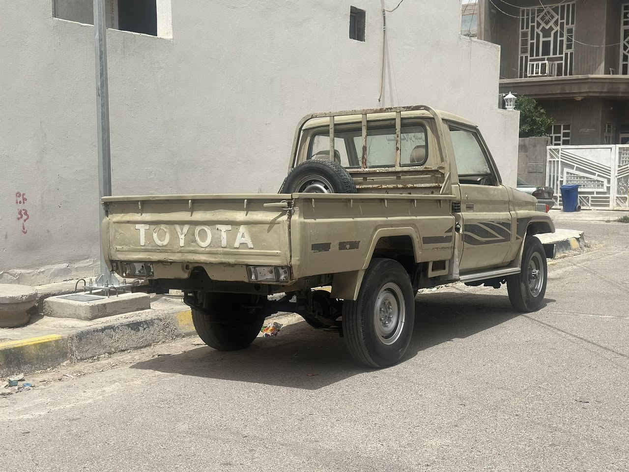 السلام عليكم 
للبيع لاندكروز شاص رقم مثنى الماني  ،بدون محرك، وصاحبها بالبصرة ما أندل عنوانة، ابيع على هذا الموجود السعر ٣٥ ورقة 
السيارة تفيد مال عمل او زرع او صيد 
والشراي يتصل *********** 
العنوان/ ديالى/ بلدروز
