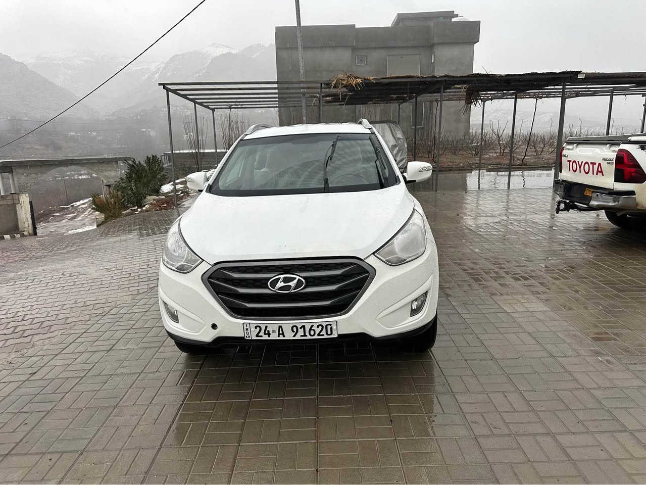 بوو. فروتنئ  
   نقد + قست بئ كفيل بئ رهينه 
   هوندا تكسون  2012 
   صبخ. نيف بولند. 
   رقم سنه وى جديد 
   گير مكينه شرط 
 مواصفات. داخل كريم شاشه كاميره 
تحدث سرعه 
 85 $ ورقه مقديمه هيفئ ٣٠٠$ 
     *********** اكر, نينوى
