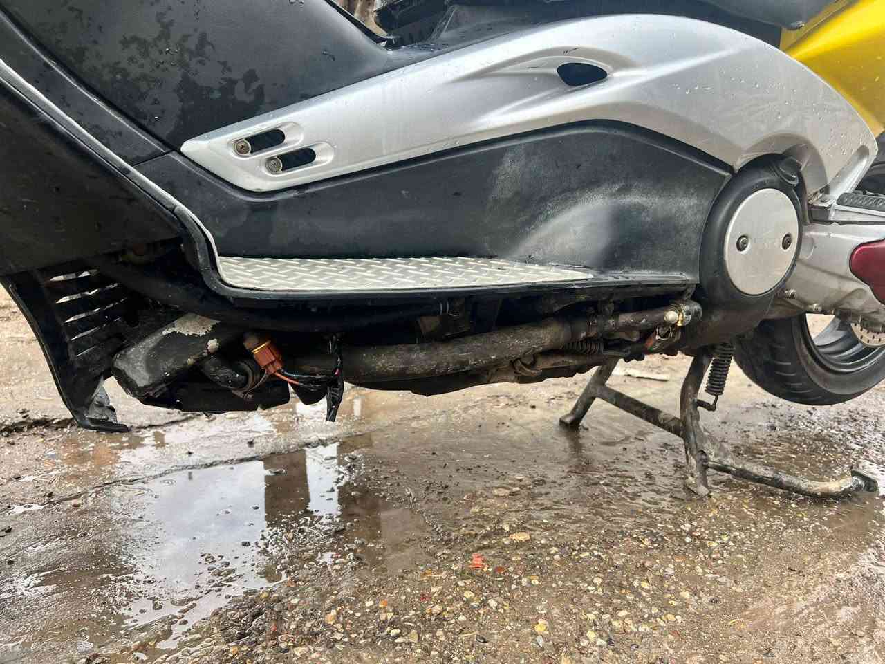 . سلام عليكم دراجه تي ماكس ٢٠٠٧ كابريتر مكينه مكفولة صالصنه رياضي ستيرن رياضي  حلوة وجاهزة السعر ١٥ وبيها مجال وترهم امروس حسب القناعه مكاني بغداد البلديات. بيع سريع بس شراي يخابر***********
