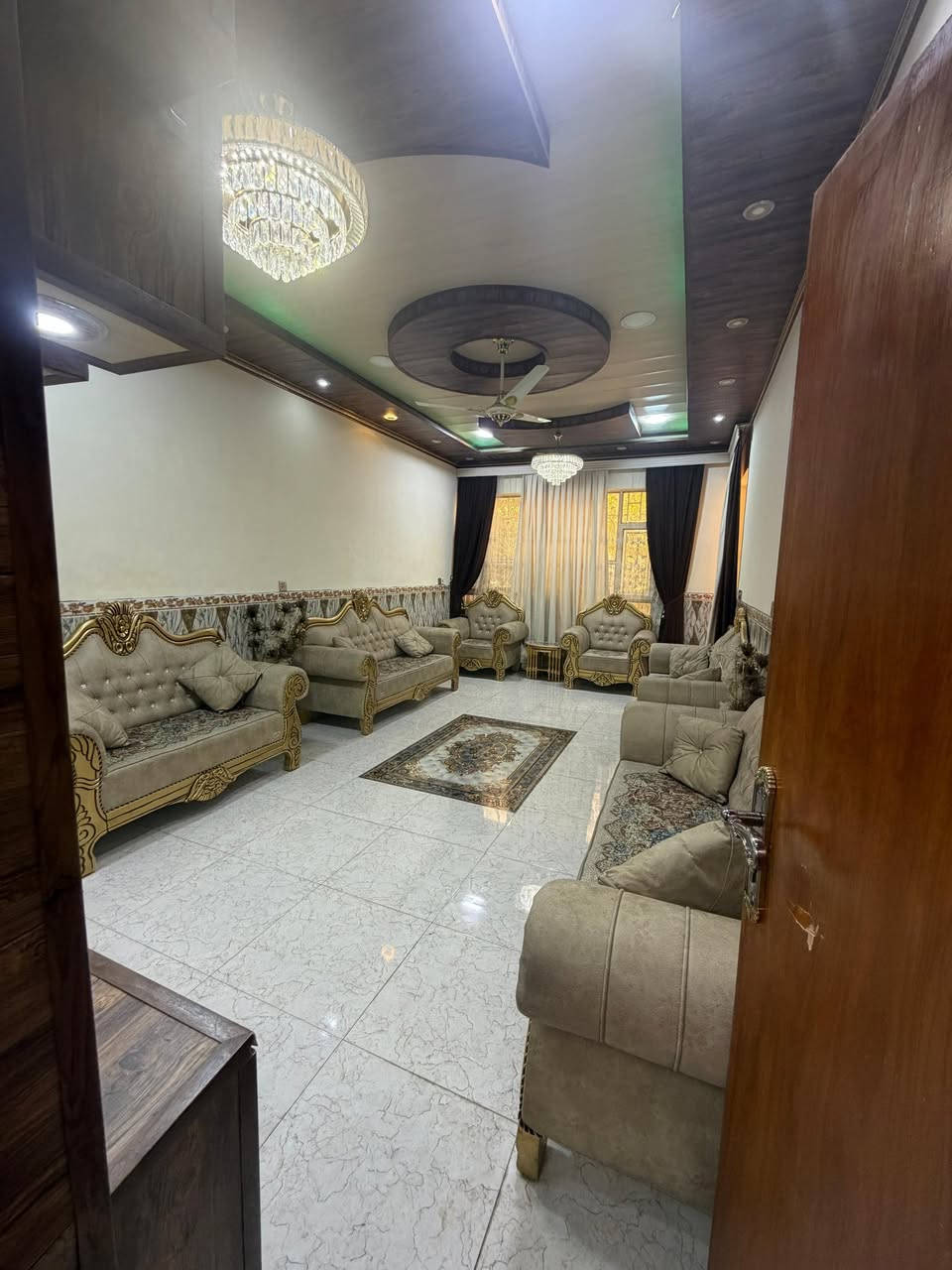 بيت للبيع
قرب الشارع العام بفرع بيت علي عناد البيت بجوار بيت ذاري طابقين مساحتة 238م
متكون من مطبخ واستقبال و٤ غرف نوم و حولي وحمامات عدد ٣
للاستفسار الاتصال  واتساب موبايل

***********
