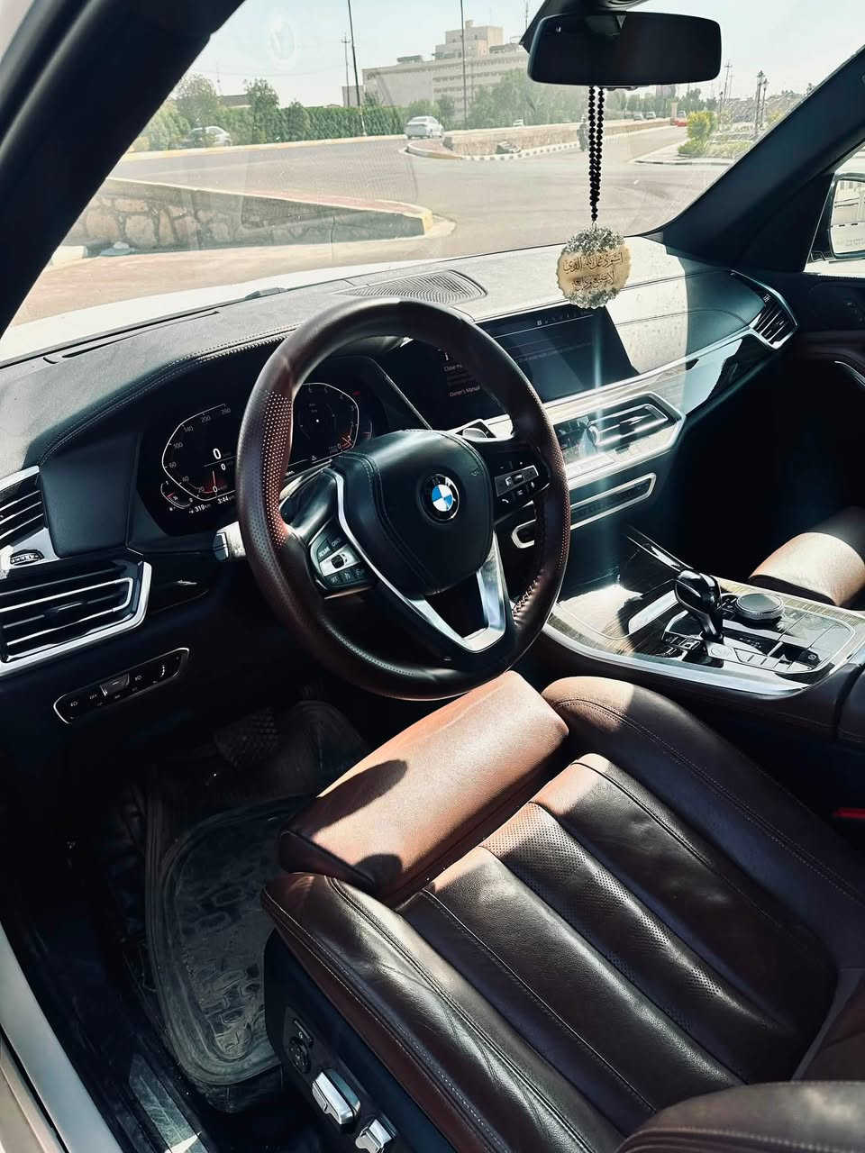 Bmw X5 2020 محدثه كت m

⚠️وارد امريكي __ حادثها باب السايق وصبغ الجاملغ  (بدون دواخل) بدون ايرباك

⚠️مواصفات فول 
‏‎⚠️بنوراما
⚠️كاميرة خلفية دواره بدقة عالية 
⚠️رادار امامي وجانبي وتحدي مسار 
⚠️4كامرات وداتا شو الجبير فول للاخير 

- شاشة كبير لمس تدعم نضام ( applecare & android )
- عداد سرعه دجتل
- نظام صوت برمستر
- اوتو بارك وقياده شبه ذاتيه
- نظام اطفاء السيارة في الاشارات

- محرك 6 سلندر تون توربو
- مقاعد فول تحكم كهربائي
- مقاعد الامامية تدفئة 
- مقاعد لمس وتحفظ وضعيه السايق والراكب الجانبي
- مقاعد جلد
- بصمه الابواب والجنطه شفط
- ⁠أناره داخلية
- نضام تشغيل عن بعد وفتح الجام والصندوك وغلقها بالبصمه
- اضويه اماميه ذكية تستدير مع الستيرن 
- نظام النقطة العمياء
- اهتزاز الاستيرن عند اقتراب السيارات 
- نظام تو ويل وليس فور ويل يعني تنسى الدرايم شفت ومشاكله‎
- تحذير تصادم
- داتا شو
- كزوز رياضي
⁠
و بعد هواية مواصفات متنذكر 

رقم اربيل _ بأسمي 
العنوان : الانبار - الرمادي
السعر __  370 $ وبيها مجال
للتواصل : ‭***********‬
