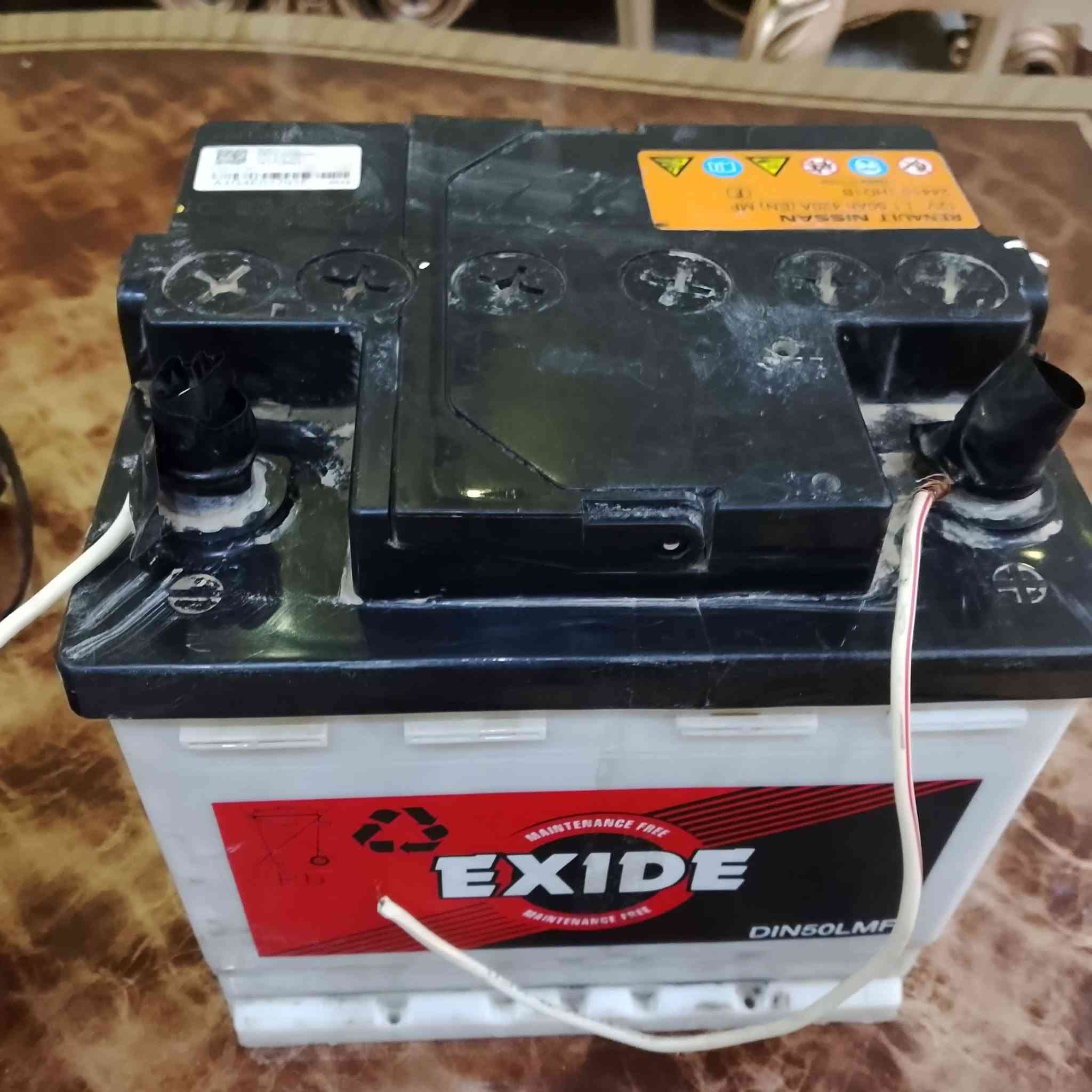 السلام عليكم سماعه أو الحاكيه 12Vو البطاريه 12V جديده مستخدمه كم يوم  للاستفسار على هذا الرقم ***********.   التوصيل موجود السعر بالخاص
