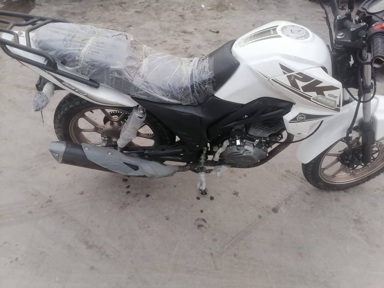 سلام عليكم RK مديل 23دراجه نضيفه خير من الله وراق وليسه رقم سعر 850وبيه مجال مكاني  بسمايه *********** موجود وتساب ومازنجر
