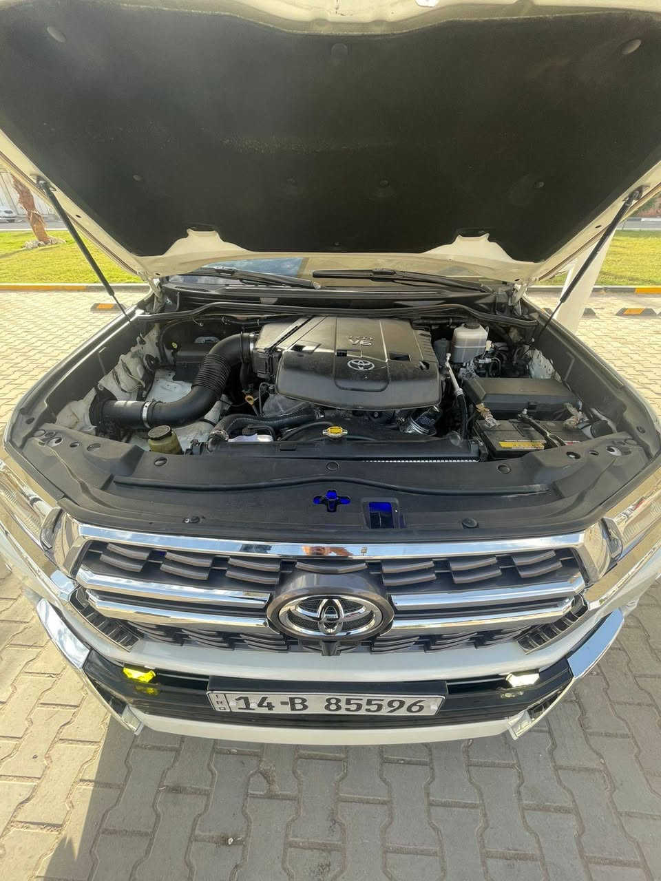 سلام عليكم لاند كروز 2009 محدث داخل وخارج 2021
 تحديث اصلي السياره نظيفه وحلوه مكينه كير كفاله مكينه 6 سلندر 4000  الحداديه نص عمر السياره بيها ضربه بالجاملغ الخلفي الايسر ومصبوغه عام للجماليه رقم بصره  تحويل مكانها البصره *********** السعر 270
