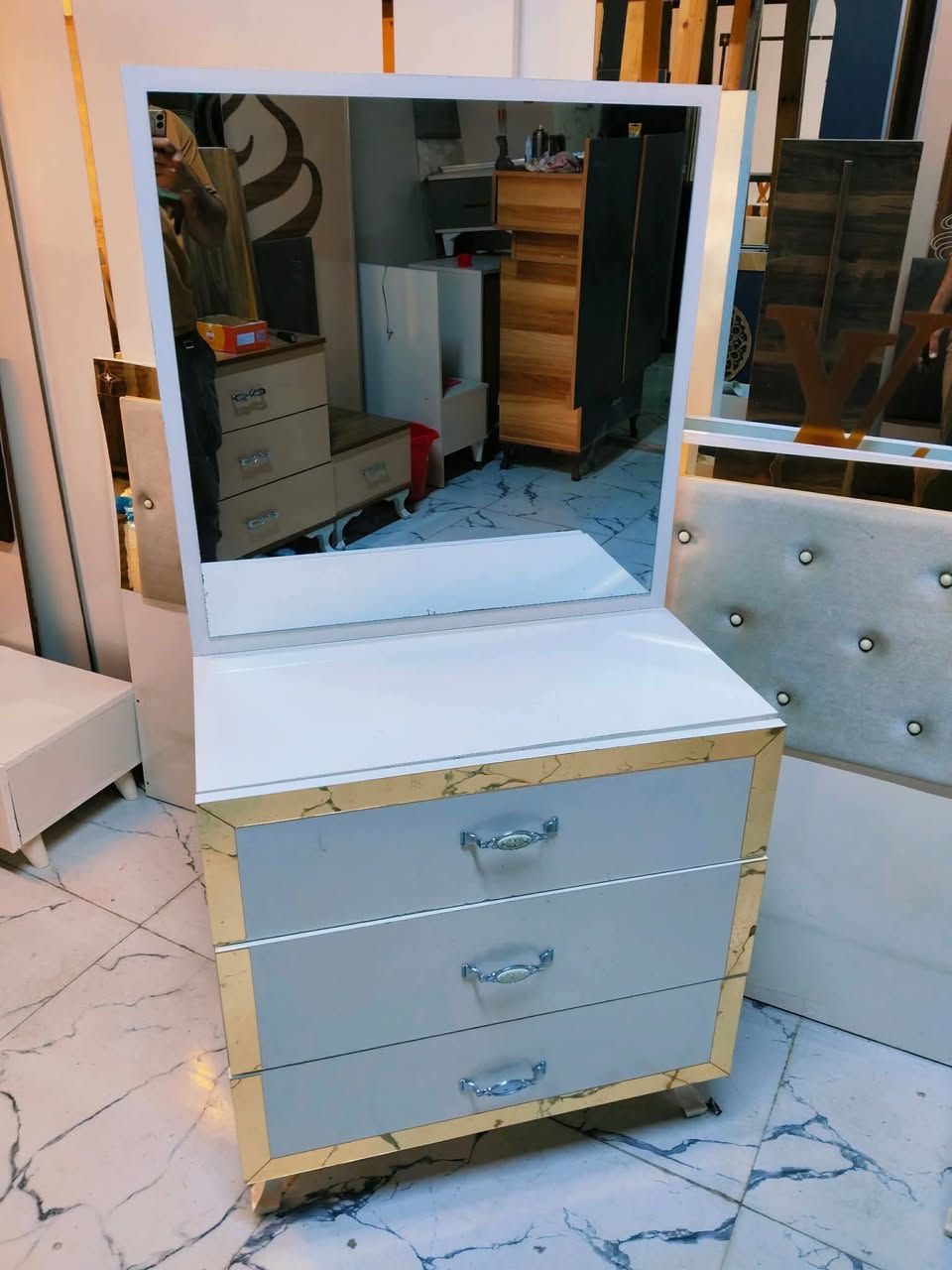 غرفة تركي نظام سلايت  ❤ ✨
نظافة 95 / 100 ❤✨ 
السعر 425  مع الشد 🪛ونقل 🚙
داخل بغداد متوفر توصيل لجميع المحافظات 🇮🇶


**إذا كنت صاحب هذا الإعلان وتريد حذفه لأي سبب، رجاءا أرسل رسالة إلى الدعم الفني**