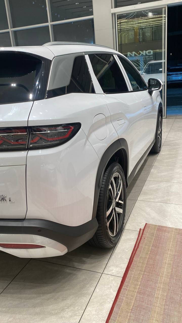 🔥 حصرياً لدى شركة ديار الكرم 🔥
🚘 Song L 2025 – الفخامة بمعناها الحقيقي

✨ مواصفات استثنائية:

• فتحة سقف بانوراما
• بصمة تشغيل + بصمة أبواب
• حساسات أمامية وخلفية
• ٤ كاميرات محيطية ٣٦٠°
• مقابض مخفية أنيقة
• داخلية قرميدية راقية
• كشن كهربائي مريح
• شاشة دوارة حديثة
• تبريد خلفي قطعتين
• صندوق كهربائي
• ويل ١٩ رياضي

📍 متوفرة حصرياً في بغداد – معارض البياع – الشارع الأول المميز
💰 بسعر كلش مناسب 🔥🔥🔥

📞 للتفاصيل والحجز: ***********
