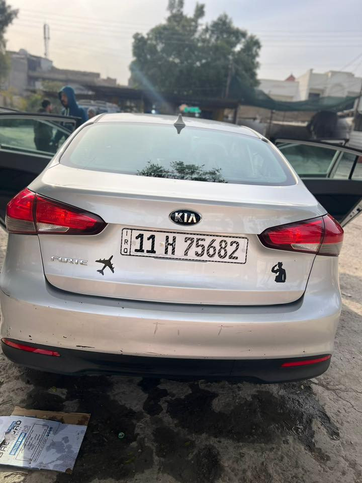 كيا فورتي 2017
حادثهة طخة بالبابين جهة اليمين
ماشية 61,000 جديدة جداً
رقم بغداد الجديد باسمي
تحويل مباشر
مواصفات اعتيادية 
كير محرك تبريد صدر تايرات كلة مكفول 
السعر 125
مكانهة بغداد حي الاعلام 
***********
