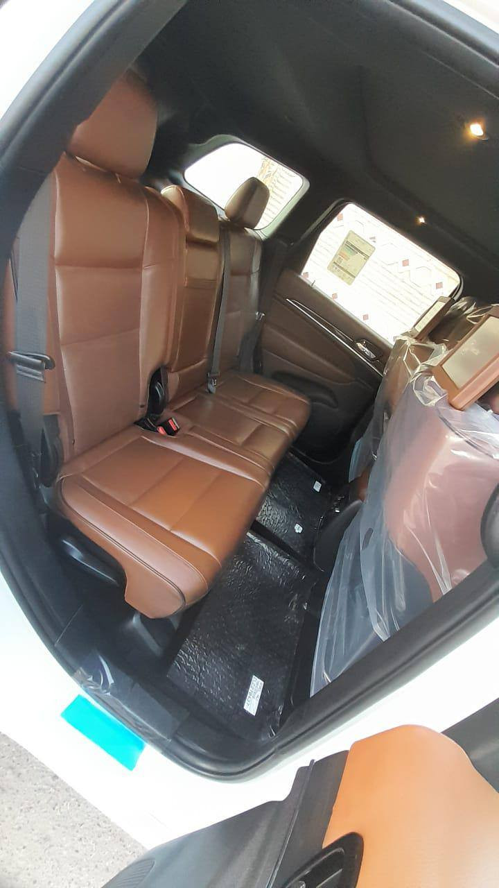 جيب اوفر لاند خليجي 

موديل 2021

ماشية 50 

رقم بغداد بأسمي

#المواصفات…

1-كشنات جلد 

2-كشنات امامية تدفئة تبريد + الخلفية تبريد

3-كرسي السايق والصدر تحكم كهرباء

4-تحديد مسار

5-التوقف الذاتي 

6-تبريد قطعتين منفصل 

7-بانوراما 

8-ماوس بالاضافة الى 6 وضعيات قيادة

9-نظام التعليق (جكات)

10-وضعيات خزن الكشن 

11-نقطة عمياء 

12-مري شفط مع تعتيم ذاتي

13 ستيرن كهرباء

14-دفع رباعي 4*4

15-ويل قياس 18

16-شاشة كبيرة مع نفگيشن GPS

17-صندوق كهرباء

18-تشغيل عن بعد 

19-لايت مع بلوجكتر زنون 

20-محرك 3600 

21-صندوق كهرباء 

22-حساسات امامية وخلفية 

23-كاميرا 360 درجة

المكان بابل الاسكندريه 
السعر ٣٥٥


**إذا كنت صاحب هذا الإعلان وتريد حذفه لأي سبب، رجاءا أرسل رسالة إلى الدعم الفني**