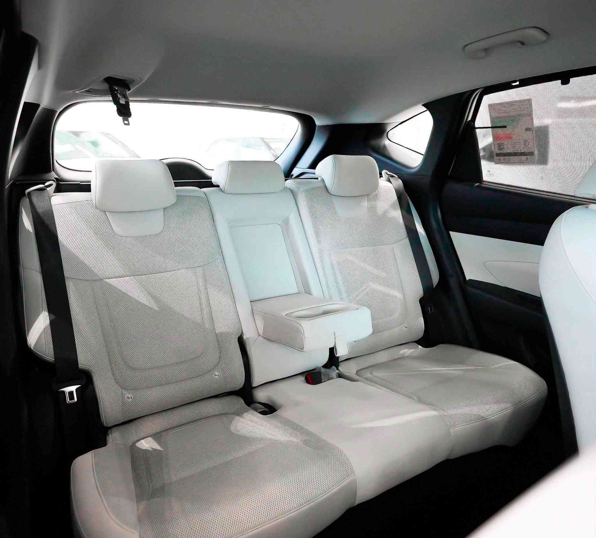 نوداعلامكم عن وصول

هونداي توسان 2026 الشكل الجديد كلياً

🚗 السيارة خاضعة لضمان 
♻️ ضمان 3 سنوات او 60,000Km
🔥 المقدمة من الاولى موتورز

💵 السعر 36,800,000
‼️ السعر  شامل اللوحات المرورية بغداد‼️

اليكم التفاصيل الآتية:

🔘 خليجي 
🔘 زيرو
🔘 الموديل 2026
🔘 سعة المحرك 2.0L 
🔘 مرتبط بناقل حركة أوتو 6 نمر
🔘 يبلغ عزم الدوران 192 نيوتن/متر
🔘 عدد AIR BAG 2
🔘 حساسات أمامية 
🔘 حساسات خلفية
🔘 لايت زينون + LED
🔘 كشافات 
🔘 بك لايت LED
🔘 جنطة كهرباء ❗️❕
🔘 مفتاح التشغيل بصمة
🔘 تشغيل عن بعد  
🔘 دشبول شاشة متصل ❗️❕
🔘 شاشة (Apple Car play - Android Auto)
🔘 كاميرا دوارة
🔘 حركة المقاعد الأمامية كهرباء
🔘 داخل مخمل بيجي
🔘 تتسع المقصورة ل 5 ركاب
🔘 مثبت السرعة Cruise
🔘 المودات والأوامر الصوتية
🔘 أوضاع القيادة  Drive Mode 
🔘 فحص أنظمة السيارة 
🔘 حساسات ضغط اطارات 
🔘 مقود جلد حياكة
🔘 قطعتين تبريد
🔘 هاند بريك بصمة 
🔘 اشارة في المرايا الجانبية
🔘 ويل كب 19
🔘 4 دسك
🔘 اريل نفكيتر 
‏🔘 ABS 
🔘 أوتو هولد - Auto Hold
🔘ايزوفكس - ISOFEX
🔘 نظام مانع الانزلاق
🔘 نظام نزول المنحدرات
🔘 منفذ الطاقة 12v
‏🔘 Bluetooth - USB - Type C
🔘 شاحن هاتف Wairlees
🔘 ماسحة خلفية
🔘 بردات أبواب خلفية
🔘 بردة خلفية  
🔘 قبضات أبواب من الألمنيوم
🔘 تطعيم الدواخل ألمنيوم 

🔺 أبعاد السيارة 🔺

📏 الطول 463 cm
📏 العرض 187 cm
📏 الارتفاع 167 cm

عنوان الشركة📍.. بغداد -معارض النهظه 

اوقات الدوام جميع ايام الاسبوع 
من الـ10 صباحاً الى الـ10 مساءً  

للاستفسار يرجى الاتصال على الرقم 
***********
