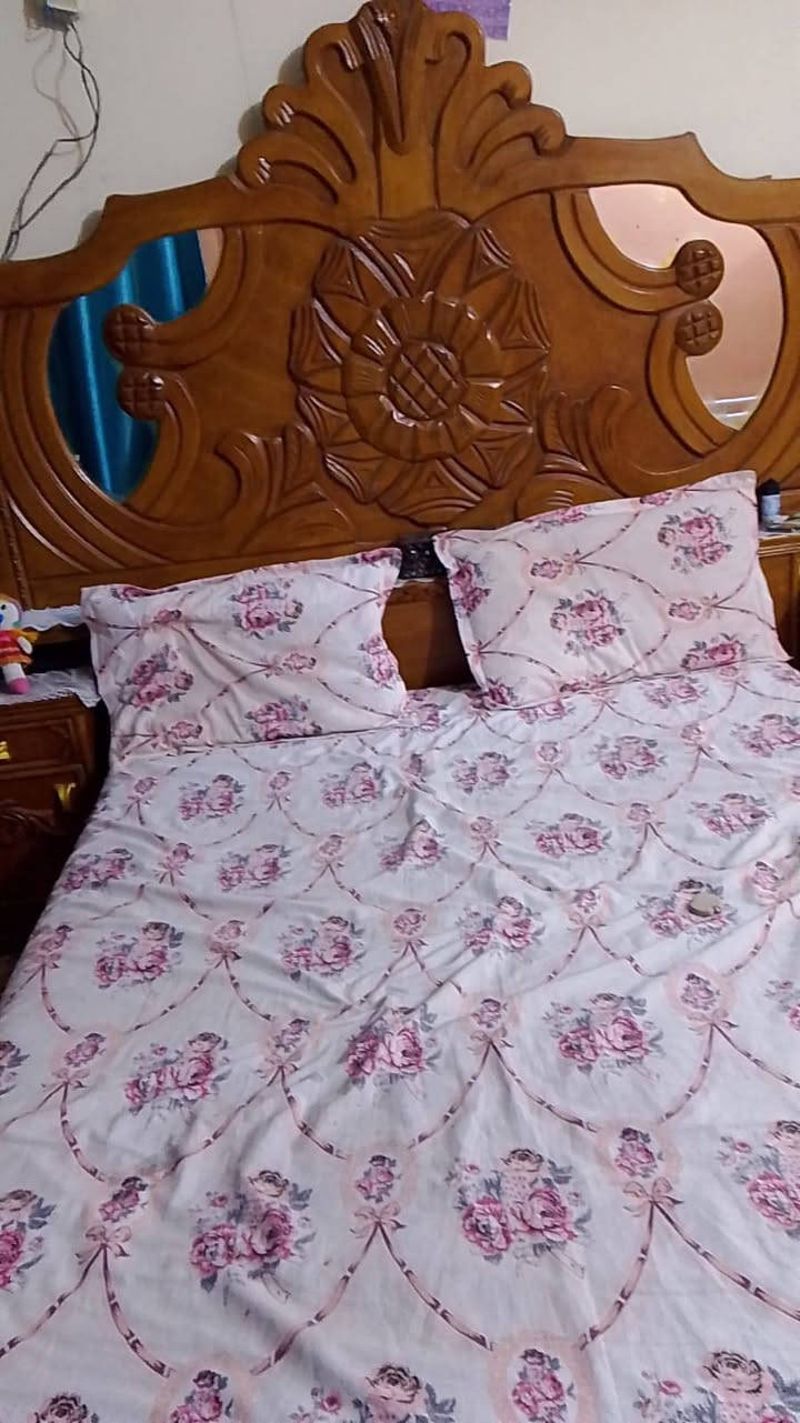 غرفة خشب عراقي نظيفه المكان البلديات السعر 500 الف رقم الهاتف‏‪***********‬‏
