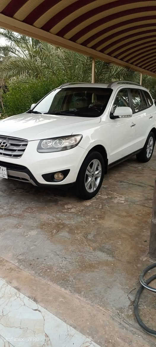 السلام عليكم
سنتافي للبيع2011فول مواصفات

 1/1 خليجي .....  السياره مكفولة  بيه بارد بصيط كلشش جديده اخت الزيرو السياره لا اشخوط ولا رصعاات
محرك 6سلندر 3500 . محرك  .. جديد مكفول او كير مكفول شرط الفحص...  ماشيه 139 

رقم بغداد   ابسمي   سنويه جديد 2028  

حساسات خلفيه 

كامرة 

مري شفط 

سلايد روف

كرسي كهرباء ..  

ثلاجه بالجكمجه

7 راكب 

3قطع تبريد  

بصمه تشغيل وابواب

تخم تاير جديد باتري جديد حداديه جديده..  

السعر163$ اوبيها مجال 
مكان السيارة . .ديالى بلدروز 

لاستفسار  ع الاتصال ***********
