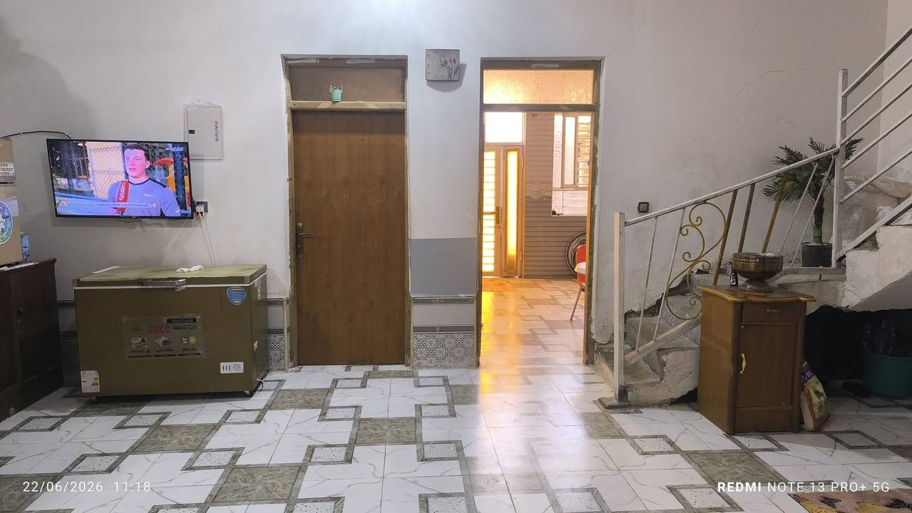 سلام عليكم بيت للبيع المساحه 150 الموقع قرب أم عواد جوابه نزلت الجامع للاستفسار عل رقم ***********
